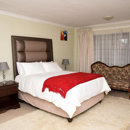 Vinolux Guest House 움타타 외부 사진