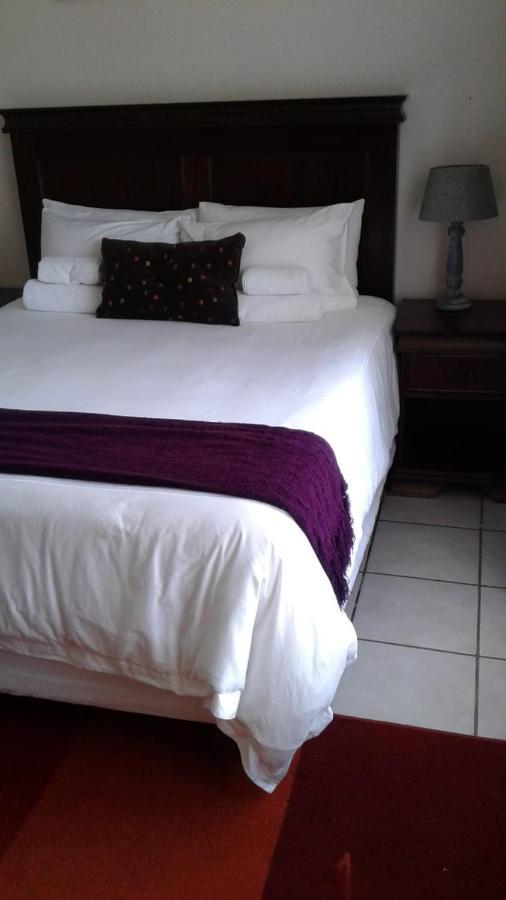 Vinolux Guest House 움타타 외부 사진