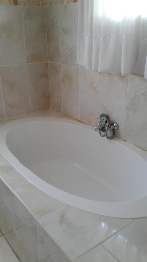Vinolux Guest House 움타타 외부 사진