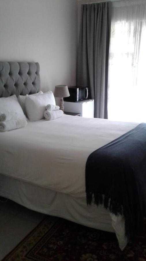 Vinolux Guest House 움타타 외부 사진