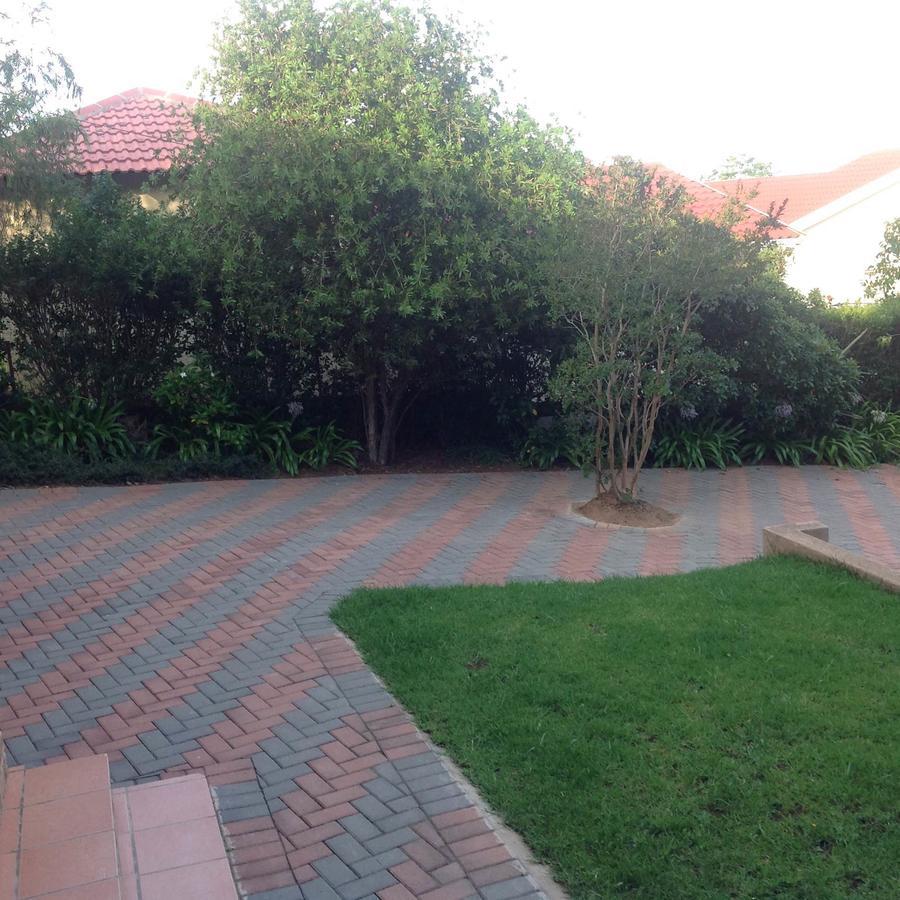 Vinolux Guest House 움타타 외부 사진
