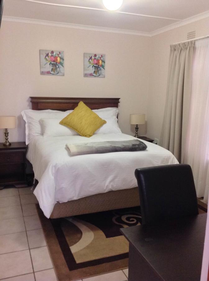 Vinolux Guest House 움타타 외부 사진