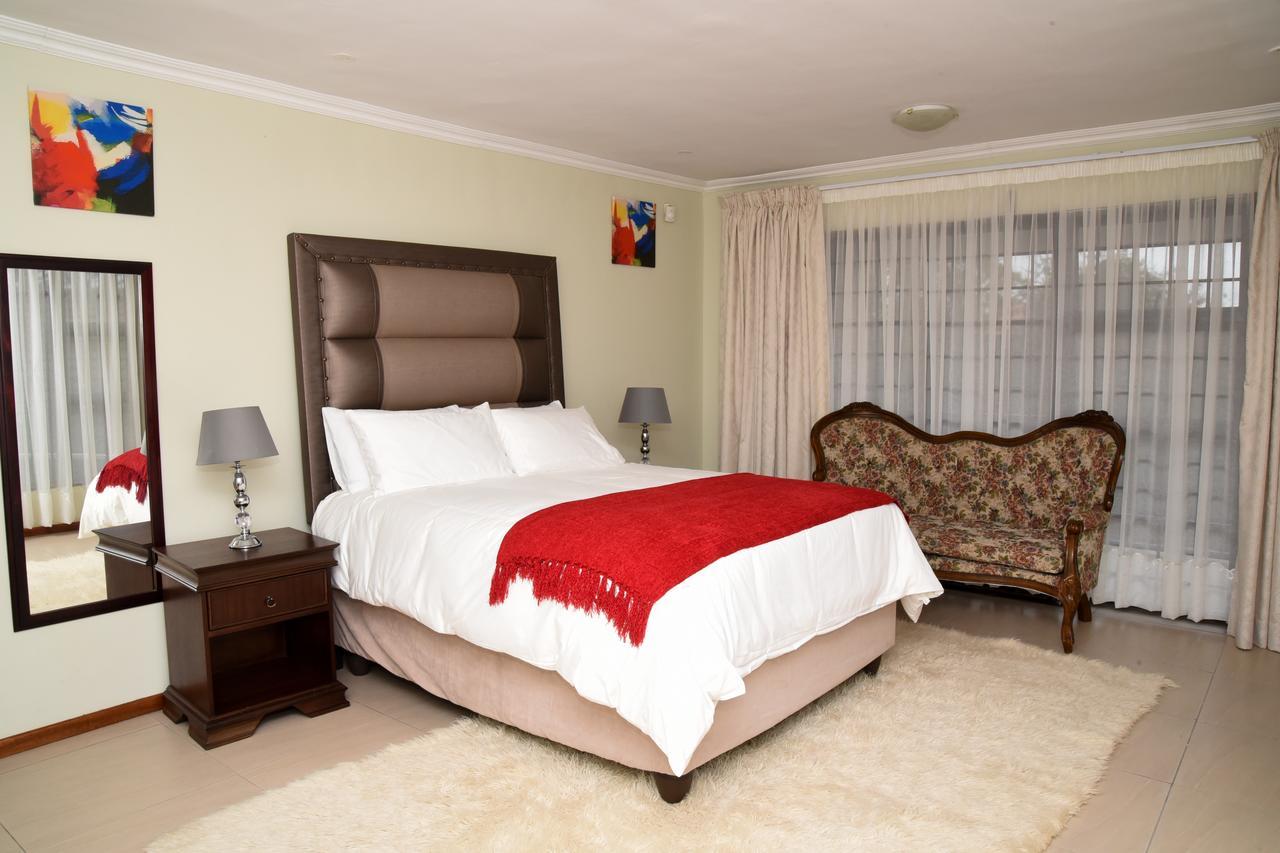 Vinolux Guest House 움타타 외부 사진