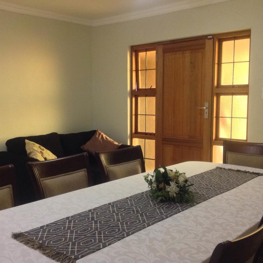 Vinolux Guest House 움타타 외부 사진